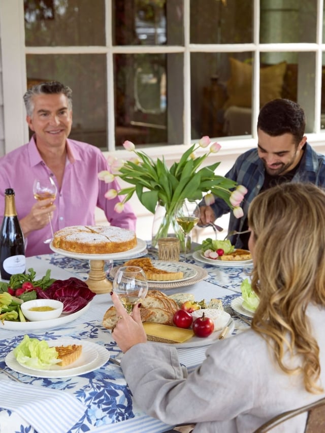 To the dads who taught us to pop corks and fix stuff 🍾🔧 — happy Father’s Day!

Here’s to you: the joke tellers, advice givers, and quiet achievers. 

May your glass be full, your chair reclined, and your day as sparkling as your wit. 🥂

#fathersday #cheersdad #champagne #happyfathersday #celebratingchampagne #sallyhillman