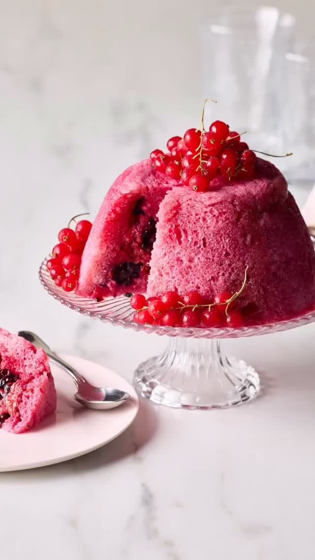 🎄✨ Hosting this festive season? 

It’s never been easier (or more delicious) to create a show-stopping feast with recipes from ‘Celebrating Champagne: A Wine For All Seasons’. Think effortless elegance, seasonal flavours and plenty of bubbles. 🥂

Here’s a festive menu idea to get you inspired:

🦪 Oysters & charcuterie to start

🍤 Gambas l’ail (garlic prawns) for entrée - pg 271

🍖 Slow-roasted pork for the main - pg 210

🍓 A finale of summer pudding - pg 158

Perfectly paired with a chilled glass of champagne rosé — vibrant, elegant, and made for celebration. 

And yes — it also makes the perfect gift for the champagne lover in your life… or a little something special for yourself!

Now available at sallyhillman.com.au 

#celebratingchampagne #sallyhillman #festivefeasting #champagne #hostingtips #holidaygifting #cookbook #hostessgift #frenchstyle #christmas #foodandwine