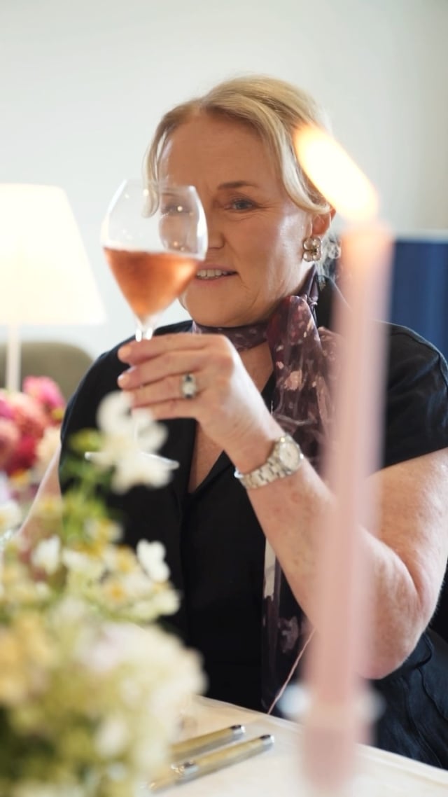🎾🥂 Wimbledon fortnight and a Champagne book launch? Impeccable timing.

As the opening rounds begin, ‘Celebrating Champagne: A Wine for All Seasons’ is beginning a new chapter too, launching in the UK on 2 July and the Netherlands on 5 July.

There are a few exciting things bubbling away over the next week, and I can’t wait to share them with you.

Until then, here’s to a sparkling Wimbledon fortnight and the start of a rather memorable July. 🍾✨

#sallyhillman #celebratingchampagne #booklaunching #champagne #wimbledon