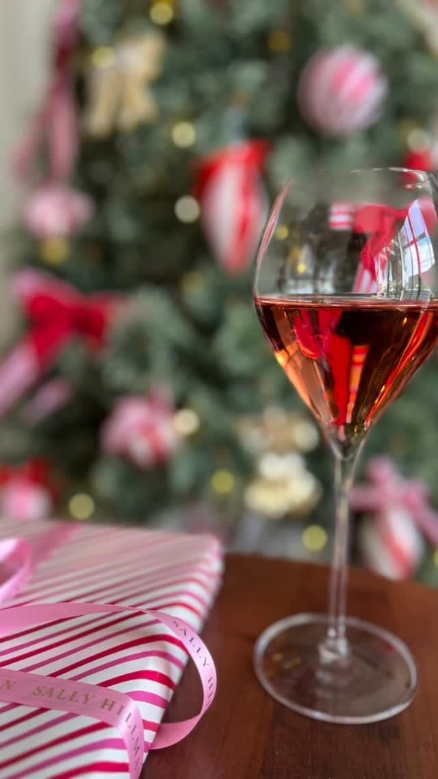 Dear Santa… all I want this Christmas is a little sparkle, and a very chic book about bubbles. 🥂🎅

Surely I’ve been good enough for that? 😉

Order ‘Celebrating Champagne: A Wine For All Seasons’ at the link in bio!

#champagnelover #winebook #luxurygifting