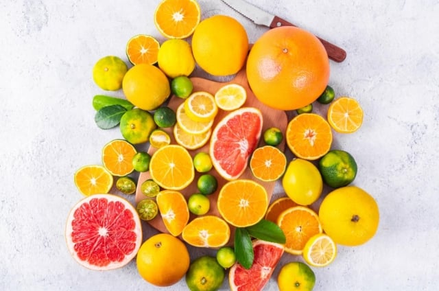 Winter citrus is here in all its bold, beautiful glory. 🍋🍊🌸

Lemons, mandarins, yuzu, grapefruit, bergamot… each with its own personality — and its own echo in champagne.

In the glass, you might find:
💛 Lemon zest – crisp and linear (blanc de blancs magic)
🧡 Mandarin peel – sweet, warming, found in richer styles
🍬 Candied orange – vintage charm
🌸 Bergamot – floral, elegant, think Earl Grey-like complexity
💚 Yuzu – rare, zippy, a wild card in the best way
🩷 Pink grapefruit – tart, juicy, mouthwatering
🍊 Orange oil – luxurious depth and spice

Citrus is winter’s way of brightening the season — and in champagne, it sparkles. ✨
It’s not just acidity — it’s brightness, tension, and finesse.

🎞️ Pour a glass, swirl, and sip…
What citrus notes do you find in your favourite cuvée?

#wintercitrus #champagnelover #winetasting #tastıngnotes #grapefruit #mandarin #yuzu #bergamot #champagne #citrus #foodandwine #champagnebook #sallyhillman #celebratingchampagne
