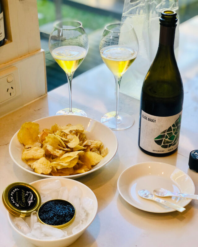 You say champagne, we say champleasure 😉⁣
What’s in your glass this weekend?

Bon week-end et santé! 🥂

SallyHillman.com.au

#SallyHillman #CelebratingChampagne
#champagne #champagnelover #winelover #growerchampagne #recoltantmanipulant #champagnegifts #winegifts #luxurygifts #champagneglass #luxuryglasses #lehmannglass #wineglass #champagnemoments #champagnelife #champagnetasting #winetasting #champagnetime #celebration @lehmannreimsfrance