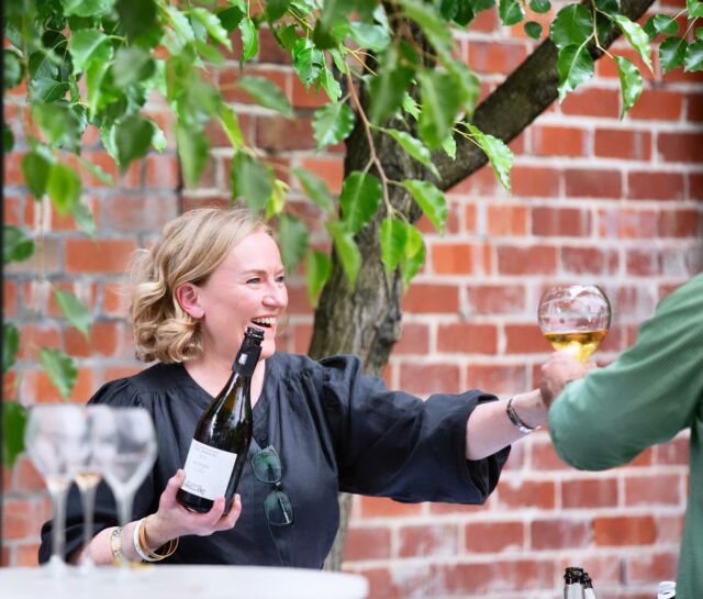 Why do I love champagne? 🍾
 
Because there’s happiness to be found in every bubble! 🫧
 
Bon week-end et santé 🥂
 
SallyHillman.com.au
 
#SallyHillman #CelebratingChampagne
#champagne #champagnelover #winelover #growerchampagne #recoltantmanipulant #champagnegifts #winegifts #luxurygifts #champagneglass #luxuryglasses #lehmannglass #wineglass #champagnemoments #champagnelife #champagnetasting #winetasting #champagnetime #celebration @lehmannreimsfrance