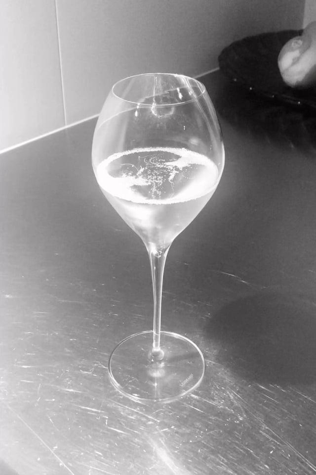 🥂 Lehmann Glass: not just a French artisanal glassware brand but a beautiful art form that blends glassmaking savoir-faire and specialist expertise to create unforgettable moments of romance, magic and intrigue.
 
Taste pleasure and experience the Lehmann way of life at SallyHillman.com.au. ​​​​​​​​🔗 in bio.
 
#SallyHillman #CelebratingChampagne
#champagne #growerchampagne #recoltantmanipulant #champagnelover #champagnegifts #champagnetasting #champagnemoments #winetasting #winegifts #champagneglassware #luxuryglassware
#luxurygifts #champagneglass #luxuryglasses #wineglass @lehmannreimsfrance