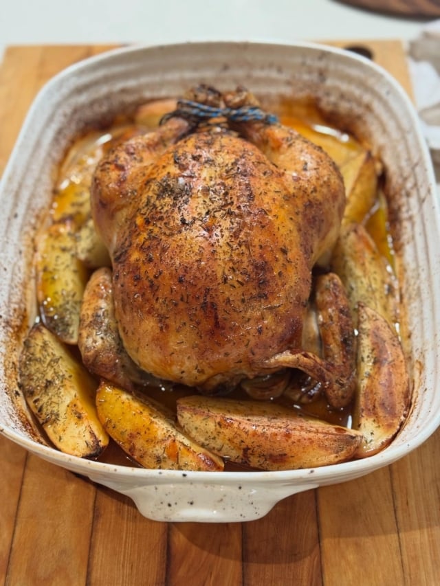Golden, crispy, juicy... is there anything more comforting than a French-style roast chicken? 🐓💛 It’s the kind of dish that makes the whole house smell like a hug — and tastes even better.

Pair it with a glass of champagne and suddenly, winter feels very chic. 🥂✨

Can’t wait to share my ‘poulet rôti’ recipe in my upcoming book – it’s a cosy classic with a little French flair!

#frenchclassics #roastchicken #wintercomfortfood #frenchcooking #rusticelegance #champagnepairing #cosydinners #homecooking #celebratingchampagne #sallyhillman