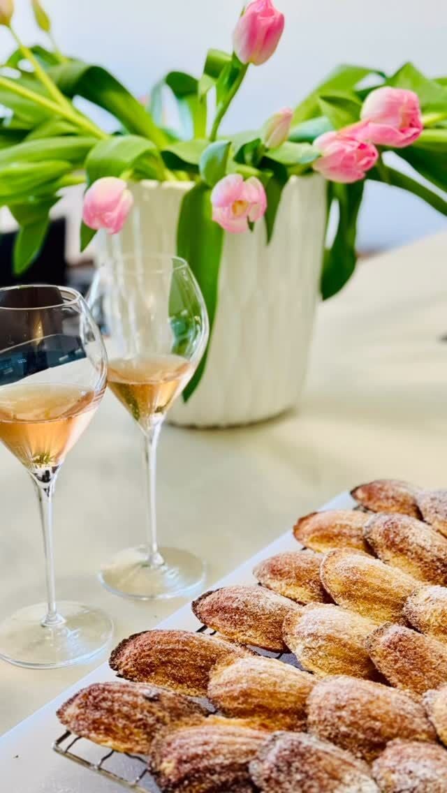 Madeleines in the oven, champagne on ice, and a big merci beaucoup to Mum! 💕

Because she deserves a little sparkle ✨(and a lot of butter🧈).

#mothersdaymoments #mercimaman #madeleinesetchampagne #celebratingchampagne #bakedwithlove #sallyhillman