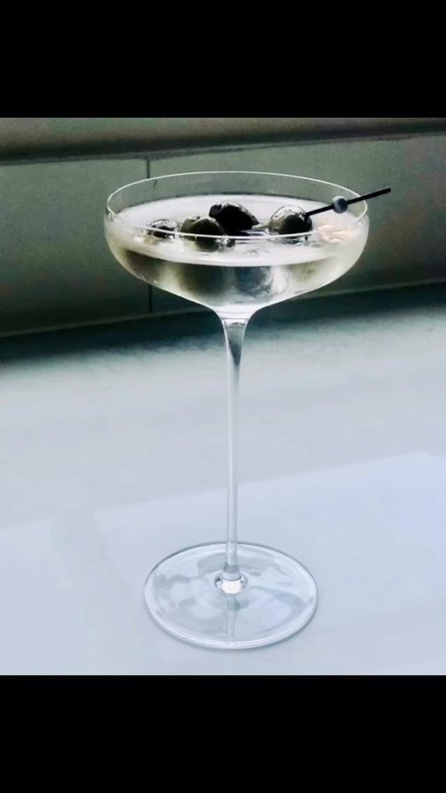 Whether you’re looking forward to a relaxing King’s Birthday long weekend or planning a gin-credible celebration for World Gin Day on Saturday 10 June, we’ve got all your holiday essentials covered! 🥂🎉🍸
 
Get into that long weekend feelin’ at SallyHillman.com.au. 🔗 in bio.
 
#SallyHillman #CelebratingChampagne
#champagne #champagnelover #winelover #growerchampagne #recoltantmanipulant #champagnegifts #winegifts #luxurygifts #champagneglass #luxuryglasses #wineglass #martiniglass #lehmannglass #champagnemoments #champagnelife #champagnetasting #winetasting #gin #gintasting #worldginday #kingsbirthday #longweekend #celebration @lehmannreimsfrance