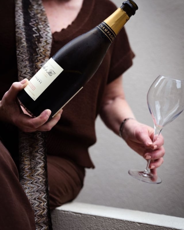 Beautiful grower champagne deserves to be enjoyed with the same care with which it was made.

Just as tea is always best poured into a fine china teacup, champagne reveals its true character in a beautiful glass. Shape, clarity, and balance matter. The right glass allows the aromas to open, the mousse to rise delicately, and the wine to show its texture and precision.

When the glass is thoughtfully chosen, the entire experience changes. The champagne feels more expressive, the table more considered, and the moment more refined.

A small detail, perhaps. Yet it is often these quiet details that transform a simple glass of champagne into something memorable.

#growerchampagne #champagnelover #luxury #glassware #celebratingchampagne