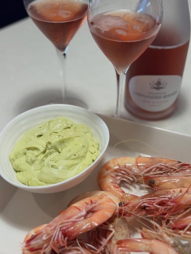 Last night’s dinner was a reminder that eating well doesn’t need to be complicated.

Fresh prawns, a good baguette, and the avocado sauce from my book (page 141). The tennis was on, one five-set match finishing, another classic battle about to begin, and a beautiful bottle of champagne was opened - poured slowly, with no rush.

This is everyday eating as I understand it.
Simple ingredients. Minimal effort. Food that feels generous, nourishing, and quietly special. Champagne not saved for an occasion, but enjoyed as part of the rhythm of the evening.

As the weekends get busier again, these are the kinds of meals that matter. Easy, delicious, and designed to linger over.

If you’re looking for inspiration for an effortless weekend meal, you’ll find many more ideas like this in ‘Celebrating Champagne: A Wine for All Seasons’.

→ Link in bio

#celebratingchampagne #simpleeating #weekendrituals 
#easyelegance #seasonaleating
