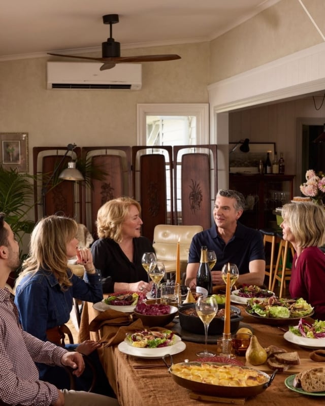 Happy Easter 🐣 Here’s to a lovely day, good food, and champagne shared with the people you love. 🥂

Simple touches, a table set with care, and a glass poured at the right moment… that’s what makes a day memorable.

Wishing you warmth, laughter, and a few small indulgences today.

#celebratingchampagne #happyeaster #seasonalproduce #champagne #eastertable